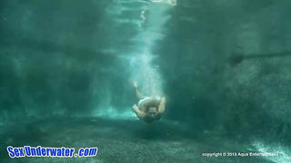 Carter Cruise is a saucy doll with inborn bosoms who luvs to get drilled in the swimming pool