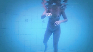 Bootylicious platinum-blonde, Magdaia enjoys to get down and muddy with a sexy stud from the surroundings