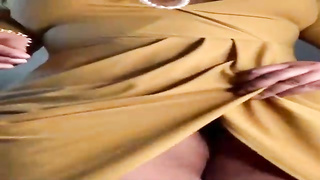 Indian gal is massaging her ideally smooth-shaven coochie on webcam, because she would like to jism