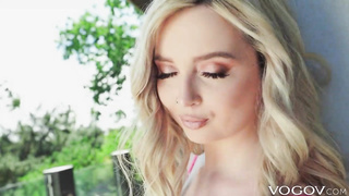 VOGOV Lexi Lore loves her bare flawless kinks