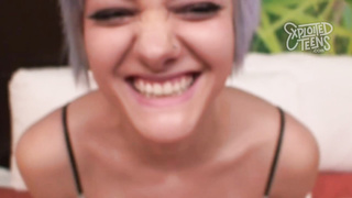 Infatuating, Emo teenage is stretching her gams and vulva to get finger-tickled, until she pops