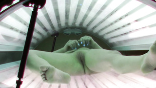Nubile Doll Rubbin' her Cootchie in Public Solarium