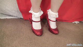 Eliza Allure is a trampy PLUMPER who luvs to have casual 3somes with 2 studs