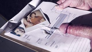 Gal with a jaw-dropping smirk, Chester enjoys to do posing for the camera and taunting