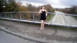 Displaying on a bridge (1)