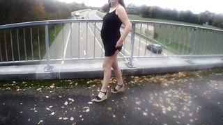 Displaying on a bridge (1)