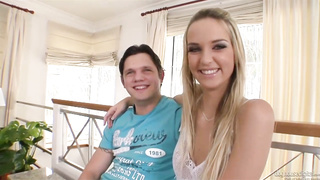 Blondie trouser snake dickblower is pleasuring a stud she enjoys a bunch with her lips and raw snatch