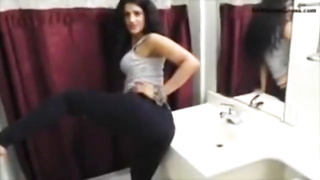 Delilah Farting