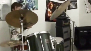 drummers steaming mommy gets pummeled by lead singer