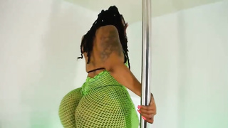 Sumptuous, Black girl with a ample caboose, Ms Miami is frequently dancing and taunting on web cam