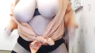 Enormous bootie toying with lovense in pusssy. Lovense manage