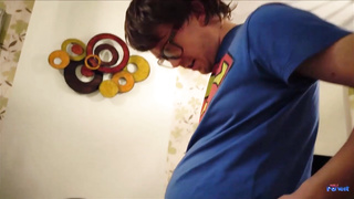 Nerdy stud with glasses got an impressive blowage from his finest acquaintance's gf, until he came