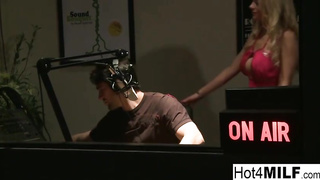 Crazy platinum-blonde gal with a purrfectly smooth-shaven poon is railing a firm beefstick in the studio