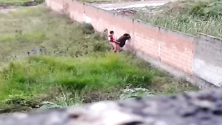 Crazy duo was caught on gauze while drilling in a public place, during the day