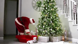 Ravishing honey, Romy Rain is tearing up a mischievous Santa's helper and bellowing from delectation while nutting