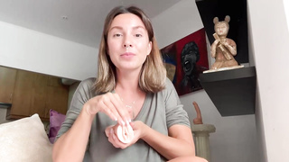 Astounding female is showcasing a decent way to lick muff, for everyone who wants to know