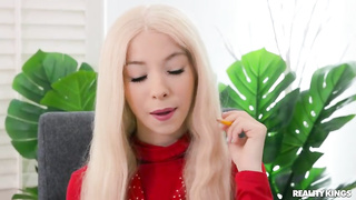 Kenzie Reeves is a exquisite platinum-blonde darling who never says no to a raunchy bang