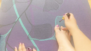 Arab honey is painting her toe tears up in purple and attempting to make a movie
