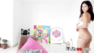 Stunner Teenie Fucky-Fucky Symbol Rubbing Muff on Cam