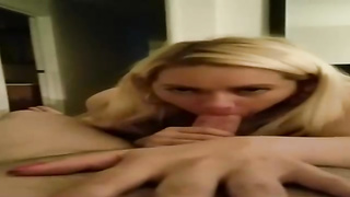 Whorish blondie is providing a head to her ex spouse and listening to his screams and breathes