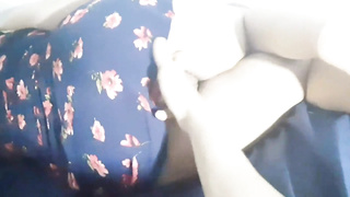 MI PRIMA d. EN VESTIDO RICO DE COLORES