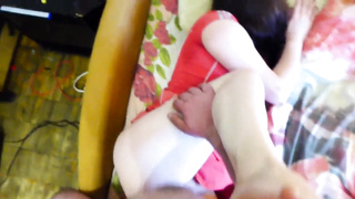Don't wake up daughter-in-law . Father will poke you and leave.drowsy hump.