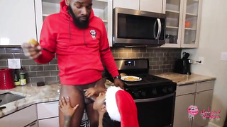 Uber-Sexy, Ebony fuckpole teaser is doing her finest o make a splendid man smash her brains out