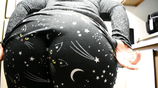 Mummy Massive Arse Wedgie