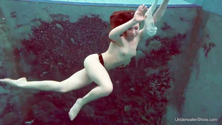 Mariusa got bare and went into the swimming pool, thinking that no one would observe her