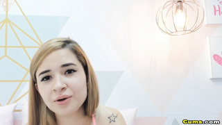 Cute Chick Toying Her Pink Pussy