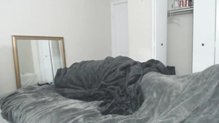 Punk dame is using a fucky-fucky fucktoy to make herself jizz, in front of the camera