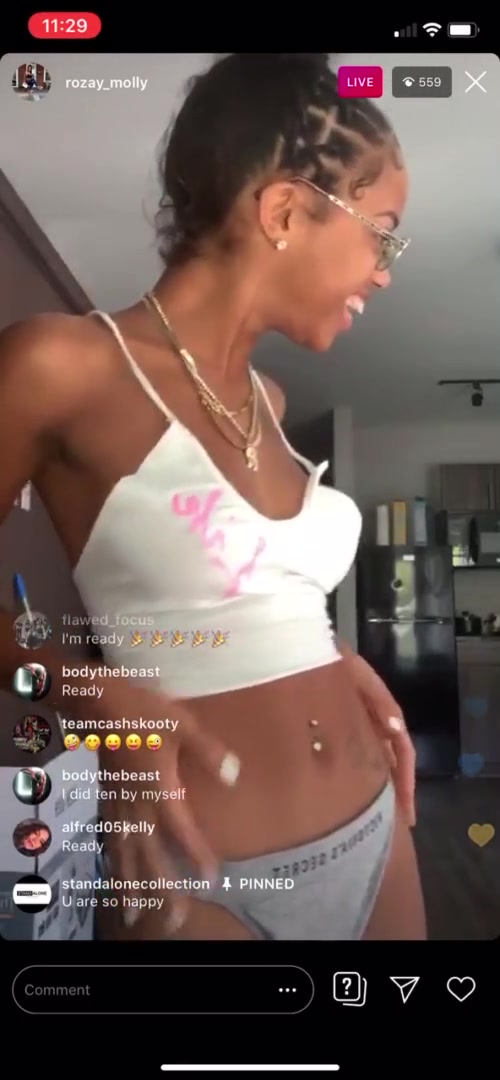 Instagram Thot "rozay Molly" Showcasing Globes and Muff on Live.